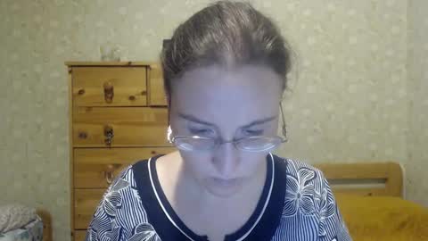 Snapshot of smart_rose chatting on December 30, 1:26 am smart_rose online show from December 30, 1:26 am