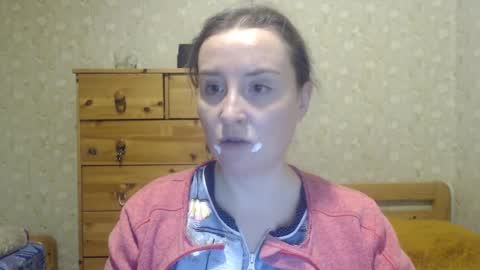 Snapshot of smart_rose chatting on January 1, 6:16 pm smart_rose online show from January 1, 6:16 pm