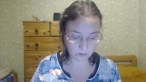 Snapshot of smart_rose chatting on January 3, 12:43 am smart_rose online show from January 3, 12:43 am