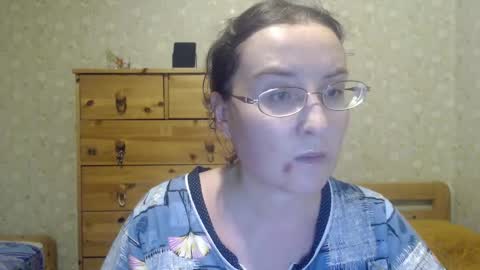Snapshot of smart_rose chatting on January 4, 1:42 am smart_rose online show from January 4, 1:42 am