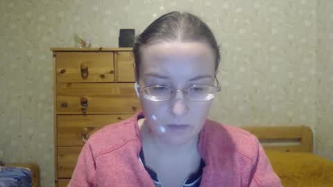 Snapshot of smart_rose chatting on January 4, 5:37 pm smart_rose online show from January 4, 5:37 pm