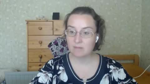 Snapshot of smart_rose chatting on September 13, 10:48 am smart_rose online show from September 13, 10:48 am
