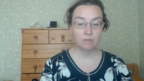 smart_rose online show from May 19, 12:22 pm