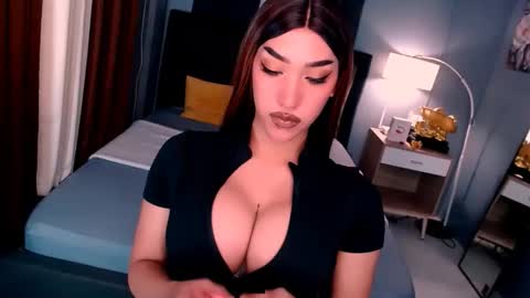 Snapshot of smasherqueen chatting on March 29, 8:47 am smasherqueen online show from March 29, 8:47 am