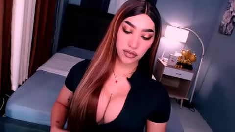 Snapshot of smasherqueen chatting on April 1, 8:26 am smasherqueen online show from April 1, 8:26 am