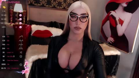 smasherqueen online show from June 15, 6:26 am