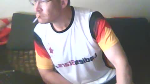 Snapshot of smi35 chatting on June 13, 6:22 am smi35 online show from June 13, 6:22 am