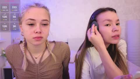 Snapshot of smile_with_nicole chatting on November 23, 4:07 pm The girl from the dream by name Mary online show from November 23, 4:07 pm