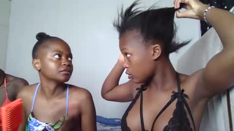 smiley luv1 online show from February 3, 1:26 am