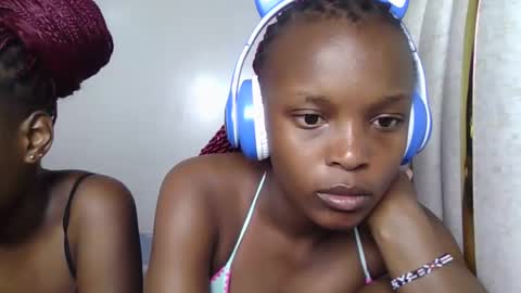 smiley luv1 online show from March 23, 10:03 pm