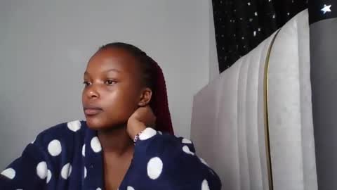 smiley luv1 online show from March 27, 9:10 am