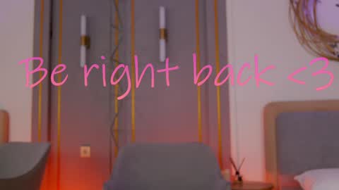 Mia online show from February 4, 8:13 am