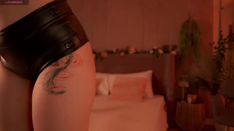 Mia online show from September 21, 5:09 am