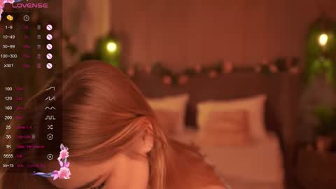 Mia online show from September 23, 5:32 am