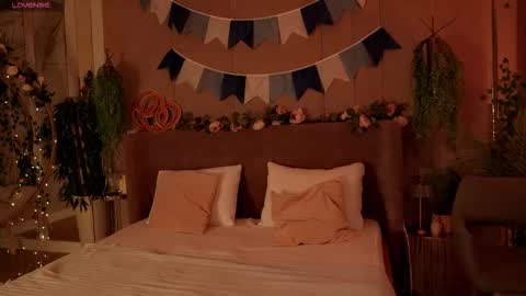 Mia online show from October 5, 5:17 am