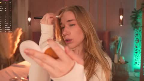 Mia online show from February 28, 5:08 am