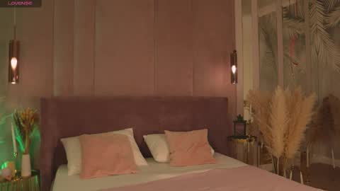 Mia online show from March 3, 5:13 am