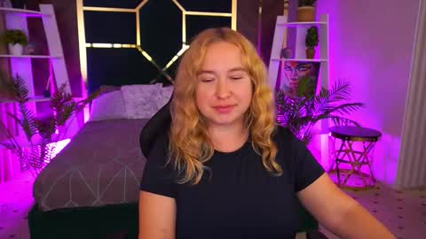 smilingladyy online show from September 23, 12:30 pm