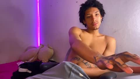 smith_kiki66 online show from June 14, 3:19 am