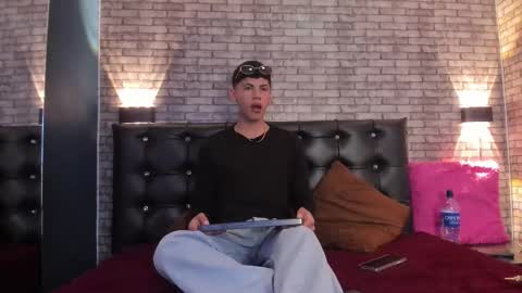 Snapshot of smith_luxe chatting on March 27, 8:30 pm Smith online show from March 27, 8:30 pm