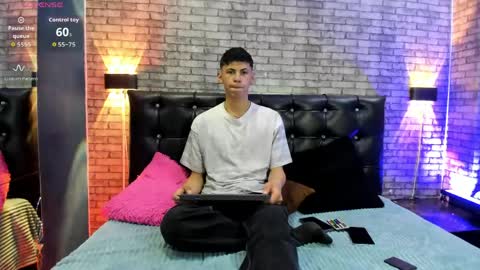 Snapshot of smith_luxe chatting on May 23, 8:46 pm Smith online show from May 23, 8:46 pm