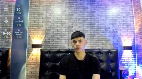 Snapshot of smith_luxe chatting on June 4, 9:10 pm Smith online show from June 4, 9:10 pm