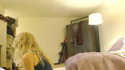 Snapshot of smitheight chatting on March 2, 3:02 am smitheight online show from March 2, 3:02 am