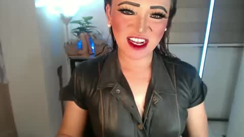 Snapshot of smokeprincess chatting on February 11, 4:56 pm Amanda online show from February 11, 4:56 pm