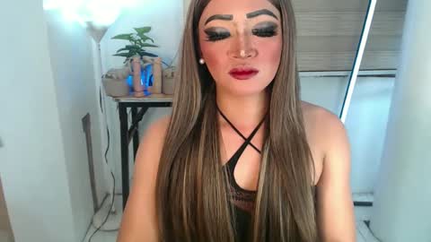 Snapshot of smokeprincess chatting on February 19, 1:51 am Amanda online show from February 19, 1:51 am