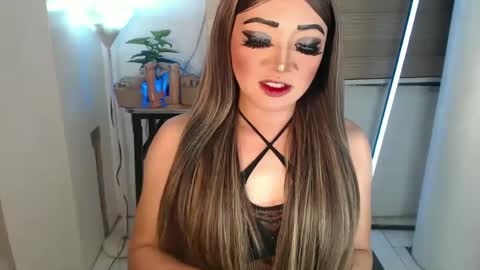 Snapshot of smokeprincess chatting on February 19, 2:44 pm Amanda online show from February 19, 2:44 pm
