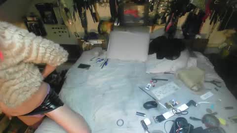 smokeslut365 online show from October 31, 1:39 am