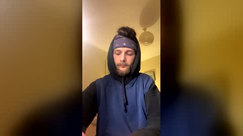 Snapshot of smokeupherbs chatting on March 11, 1:55 am smokeupherbs online show from March 11, 1:55 am