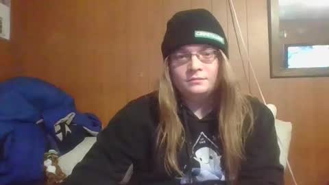 Snapshot of smolluwu chatting on December 5, 12:14 pm UwU online show from December 5, 12:14 pm