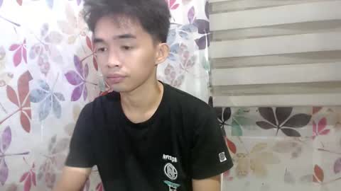 Snapshot of smooth3218 chatting on February 18, 4:03 pm smooth3218 online show from February 18, 4:03 pm