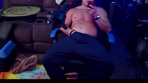 Snapshot of smoothjocknubie chatting on November 30, 10:41 am Myke Jackin online show from November 30, 10:41 am