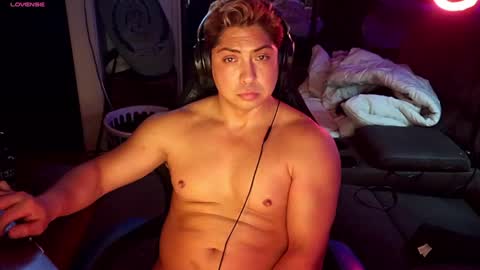 Snapshot of smoothjocknubie chatting on April 20, 6:49 am Myke Jackin online show from April 20, 6:49 am