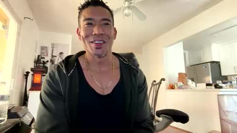 Snapshot of smoothripz chatting on March 15, 6:03 pm smoothripz online show from March 15, 6:03 pm