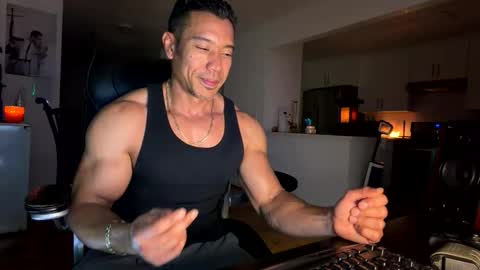 Snapshot of smoothripz chatting on March 17, 5:44 am smoothripz online show from March 17, 5:44 am