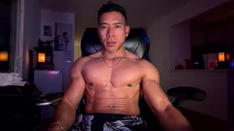 Snapshot of smoothripz chatting on March 28, 5:29 am smoothripz online show from March 28, 5:29 am