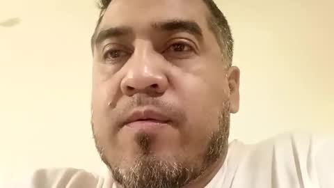 Snapshot of smoothstrik3r chatting on March 15, 5:35 am smoothstrik3r online show from March 15, 5:35 am