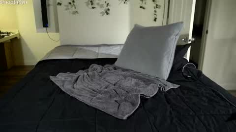 SmoothSyn online show from February 12, 3:01 am