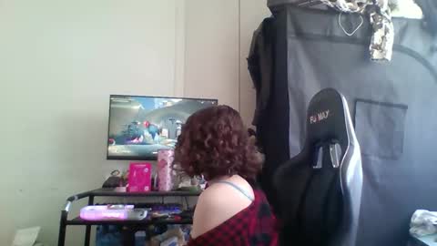 Snapshot of smoothvodka chatting on April 18, 7:07 pm Bambi--Vodka online show from April 18, 7:07 pm
