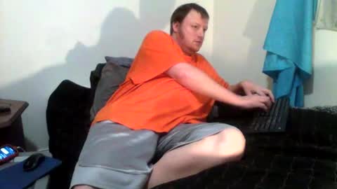 Snapshot of smuuth_kriminal chatting on February 13, 11:56 pm Smuuth Kriminal online show from February 13, 11:56 pm