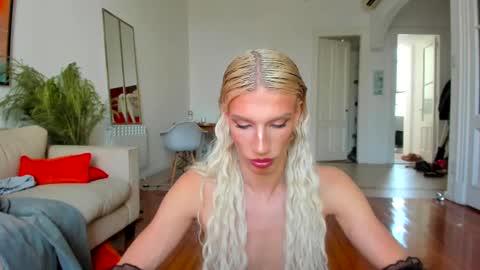   online show from February 9, 5:22 pm