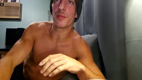 Snackyyyy online show from February 11, 2:49 am