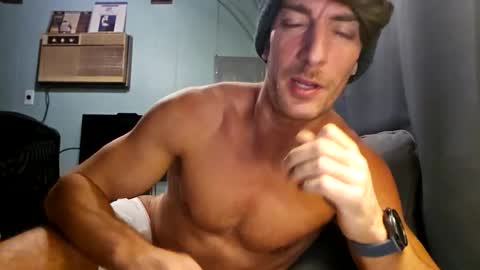 Snackyyyy online show from February 14, 2:08 am