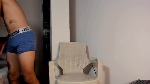 snakebutterfly online show from December 21, 7:03 am