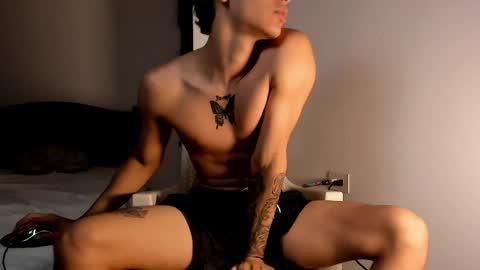 snakebutterfly online show from January 4, 7:13 am