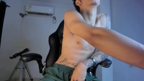 snakebutterfly online show from September 19, 8:27 am