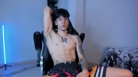 snakebutterfly online show from October 24, 9:28 am